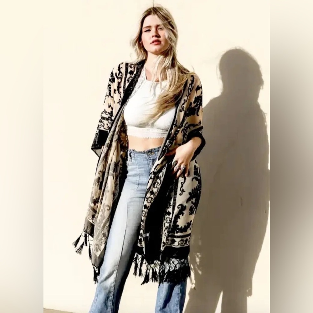 Free People Black and Beige Velvet Burnout Kimono - Picture 2 of 9